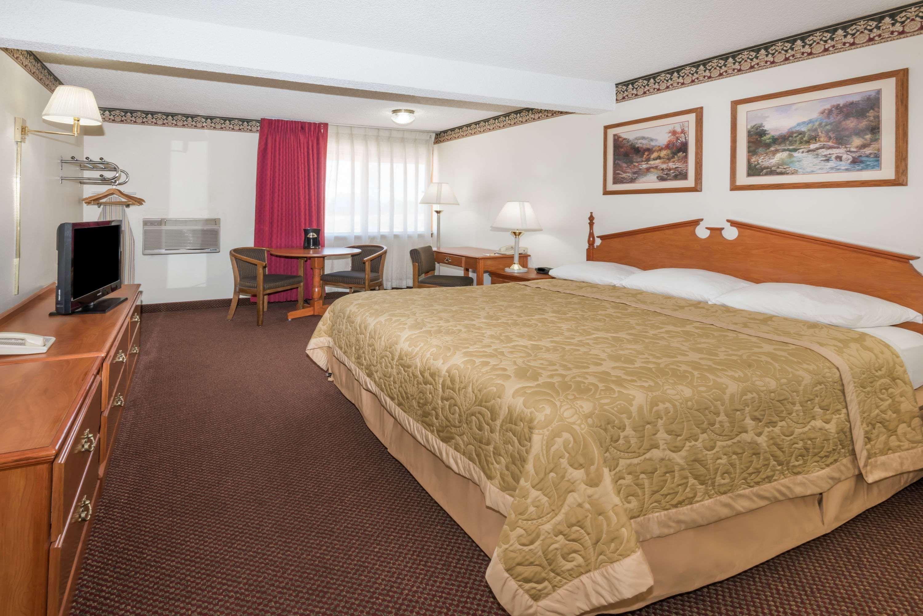 ซูเปอร์ 8 บาย วินด์แฮม ลารามี Hotel ภายนอก รูปภาพ